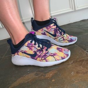 Nike Flyknit Tennis Shoes